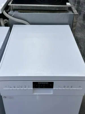 Samostojeća Mašina Za Suđe SIEMENS SD4P1S