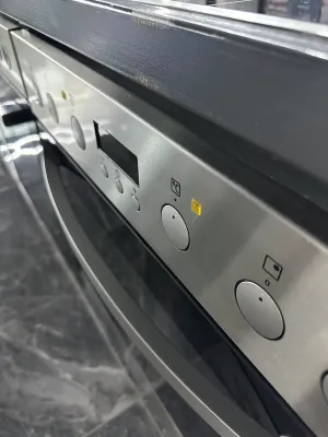 Ugradbeni Elektricni Sporet Zanussi 20U35802XK