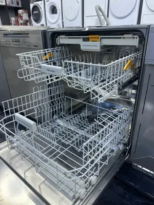 Ugradbena Mašina Za  Sudje Miele 