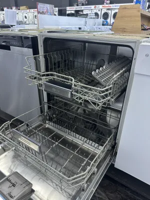 Ugradbena Masina Za Suđe Neff 