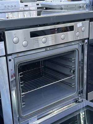 Ugradbena Električna Peć Miele H4150E